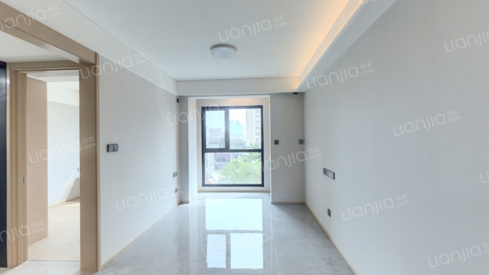 中海和平之门二手房实景图