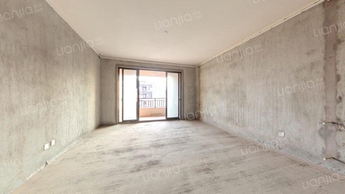 绿地悦城F区二手房实景图