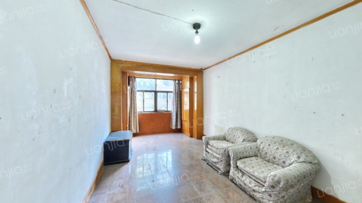 唐城服装家属院二手房实景图