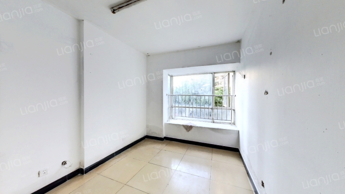 水岸听涛二手房实景图