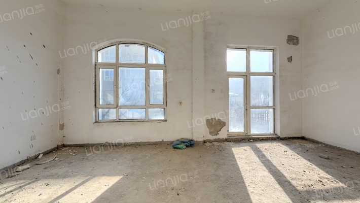 中旅蓝爵二手房实景图