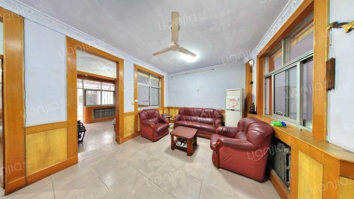 凤城西大街133号二手房实景图