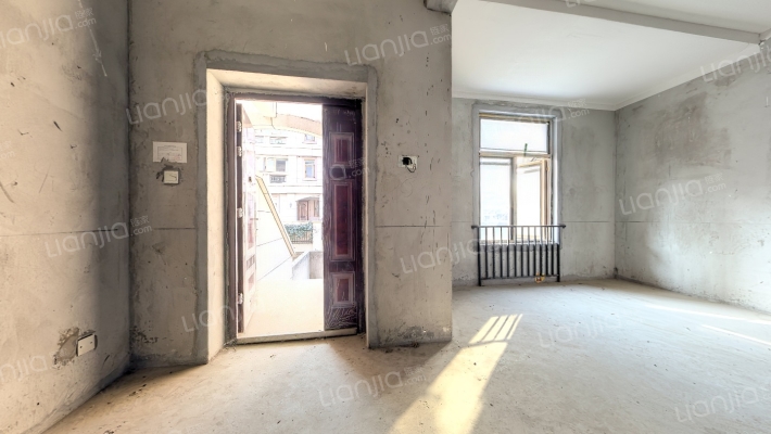 路易庄园二手房实景图