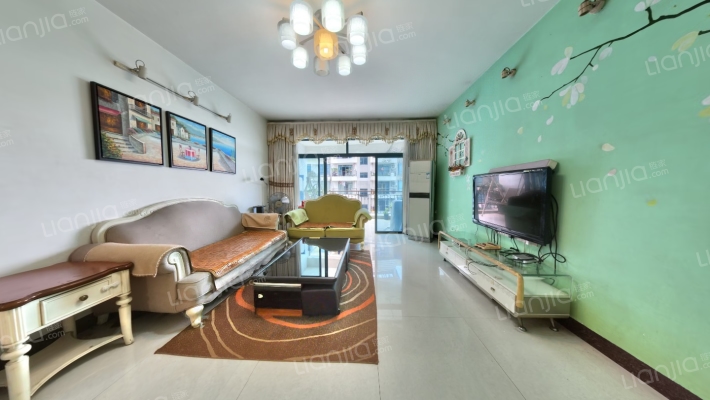 芳菲苑小区二手房实景图