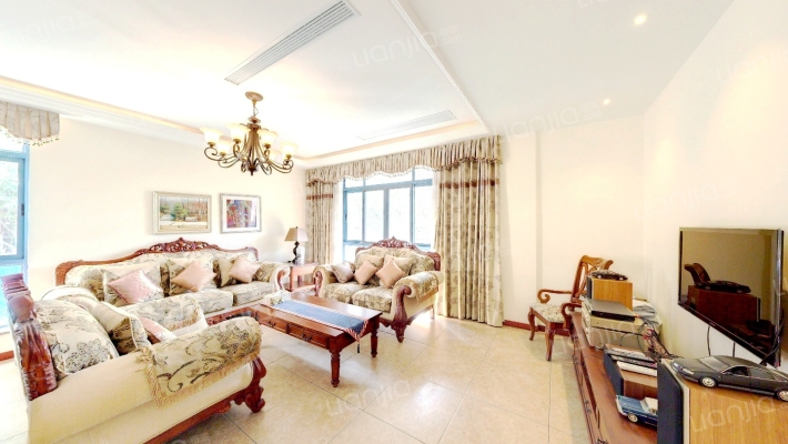 青城山语间二手房实景图