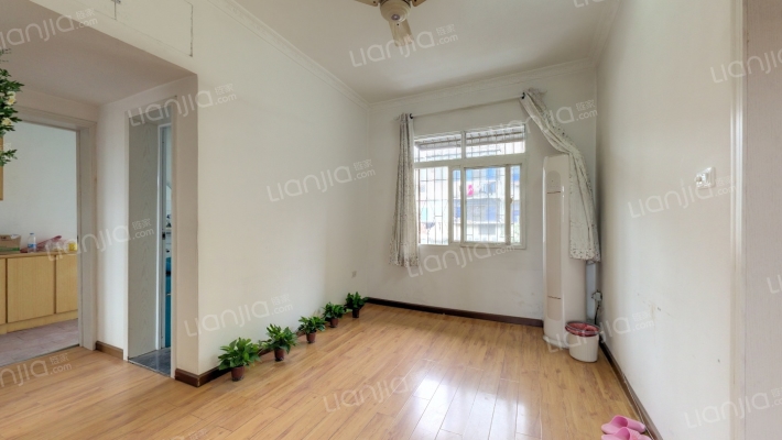 建行家属院二手房实景图