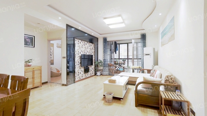 摩卡小镇二手房实景图