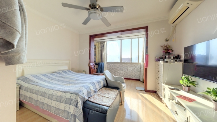 航鹰小区二手房实景图