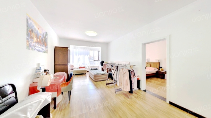 提拉米苏二手房实景图