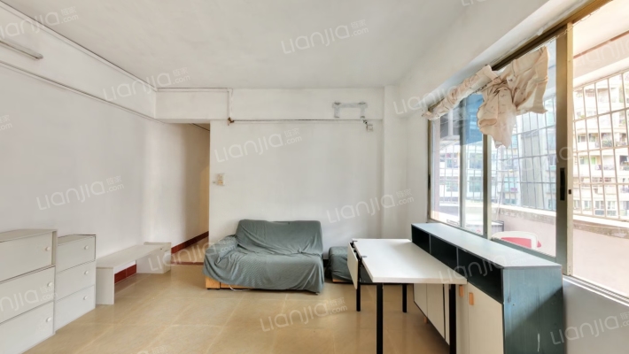 天侨阁二手房实景图