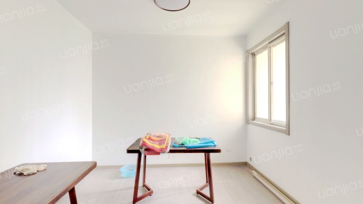 新海家园B区二手房实景图