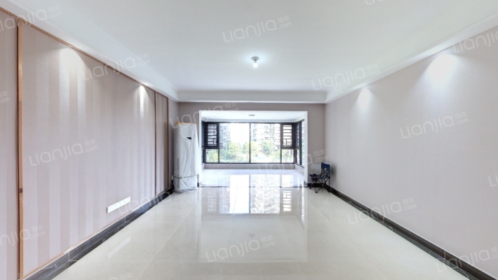 荣和·半山华府二手房实景图