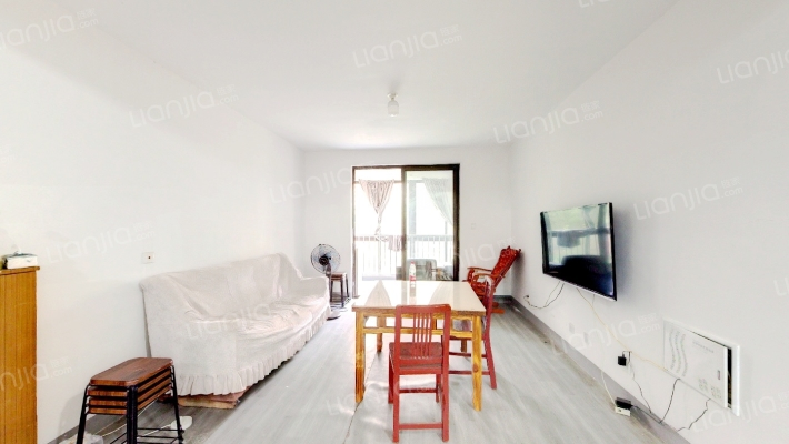 世伦佳苑二手房实景图