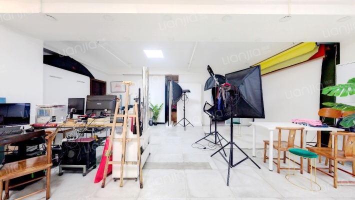 富力华庭B区二手房实景图