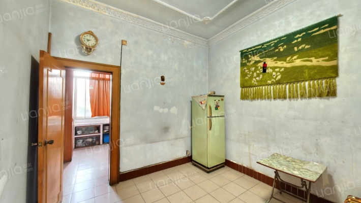 县百货西家属院二手房实景图