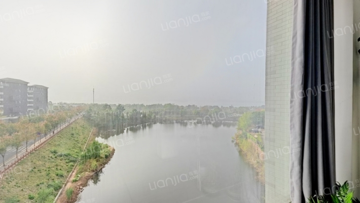 蓝湖水岸二手房实景图