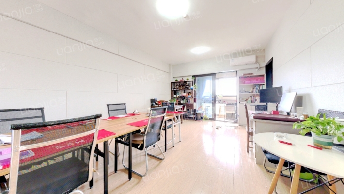 水岸秀墅二手房实景图