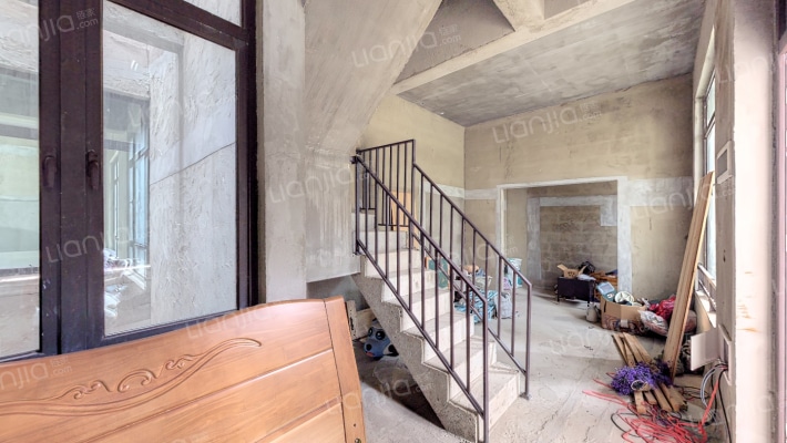 荣和五象院子二手房实景图