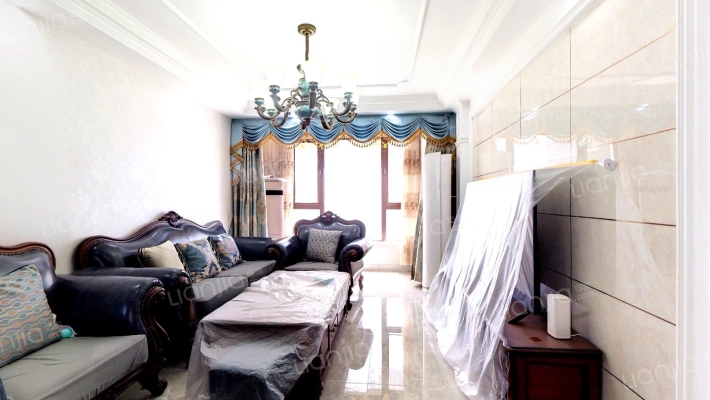 满二，精装修，南北通透，低楼层，出现便利-客厅