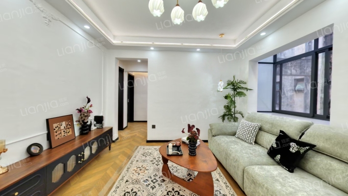 五金公司宿舍佴家湾4号二手房实景图