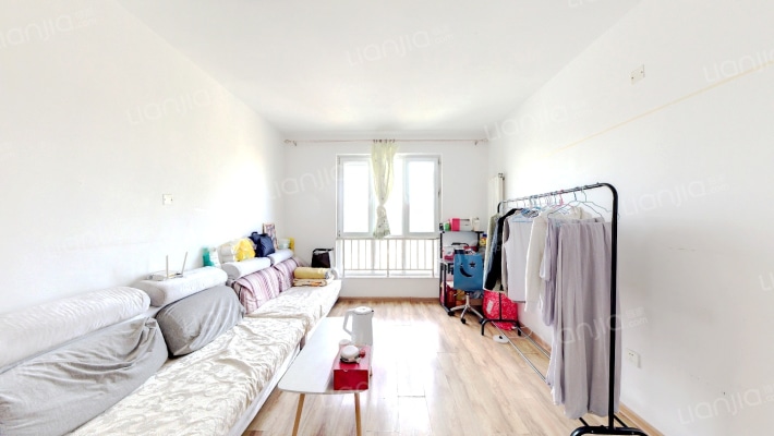 鑫喆花园二手房实景图