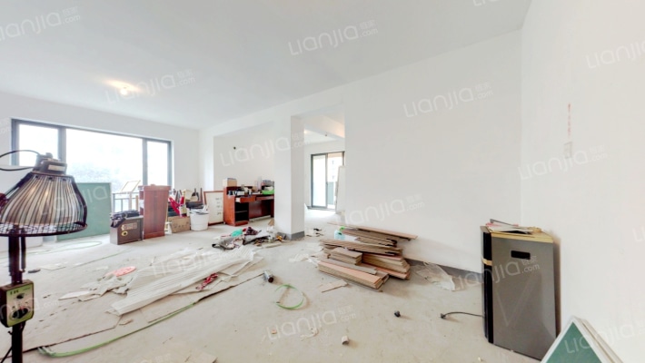 青山鹤岭二手房实景图