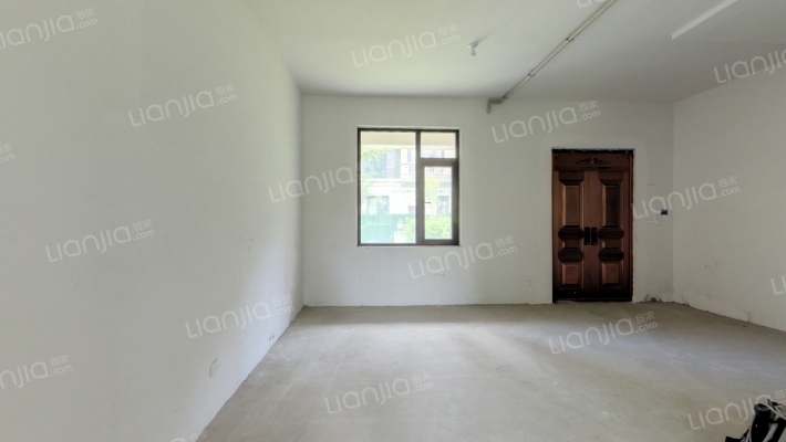 中央原墅二手房实景图