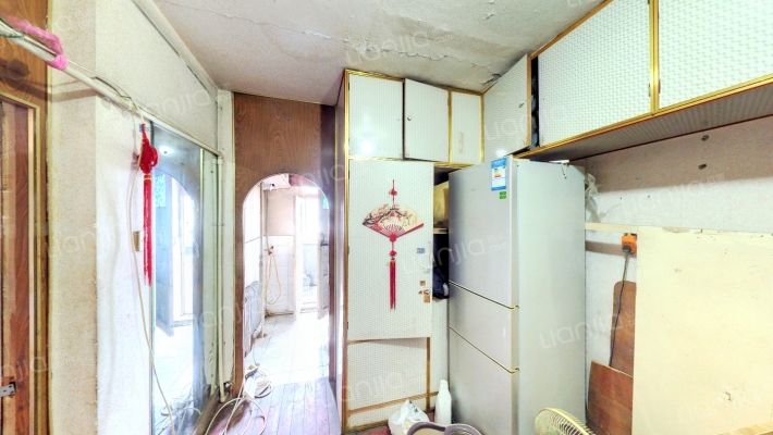 崇山中路二手房实景图