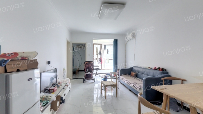 南向两居室  集中供暖 带装修-客厅