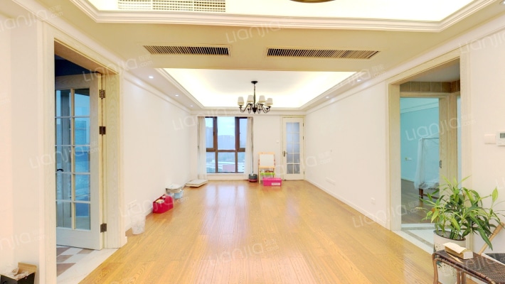 蓝海花园小区二手房实景图