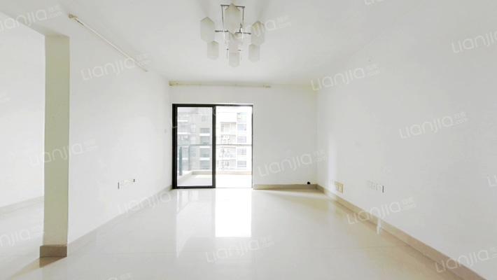 雅园二手房实景图