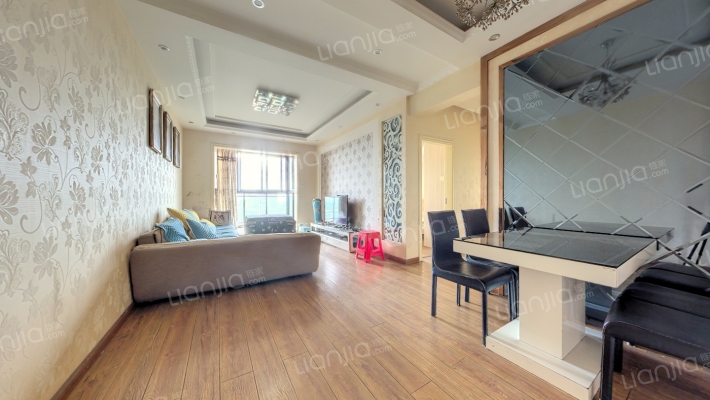 海伦国际一期二手房实景图