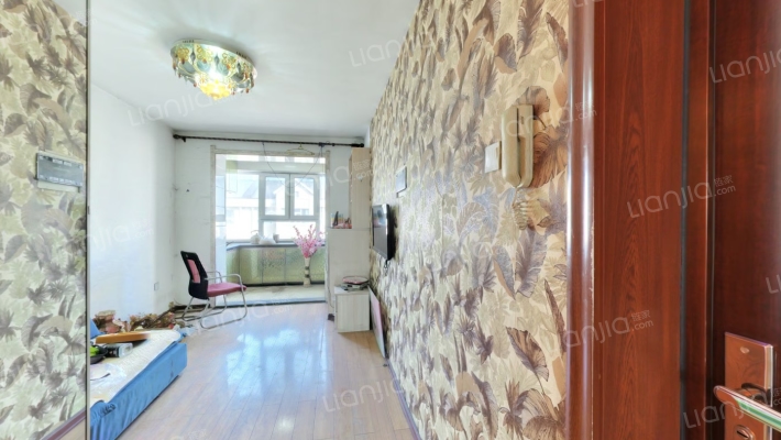 江岸龙苑小区二手房实景图