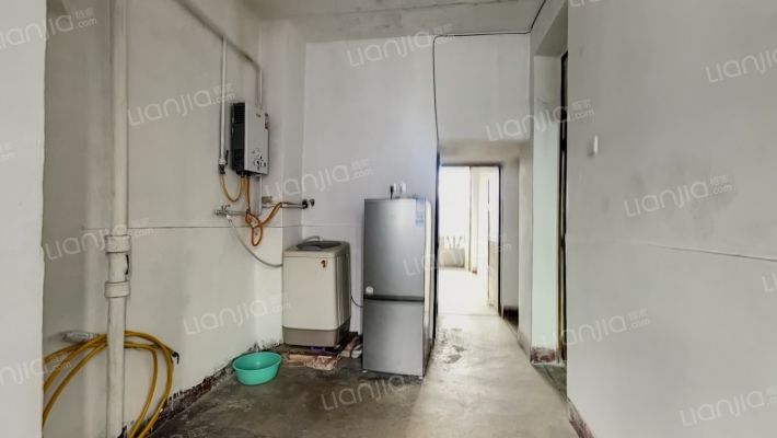 新亚街67号二手房实景图