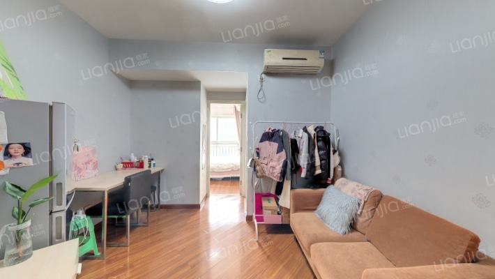 国际家纺城绣色C区二手房实景图