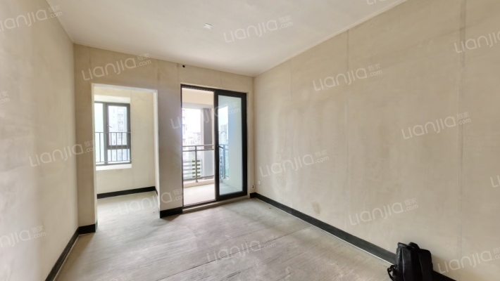 海成轨道0309二手房实景图