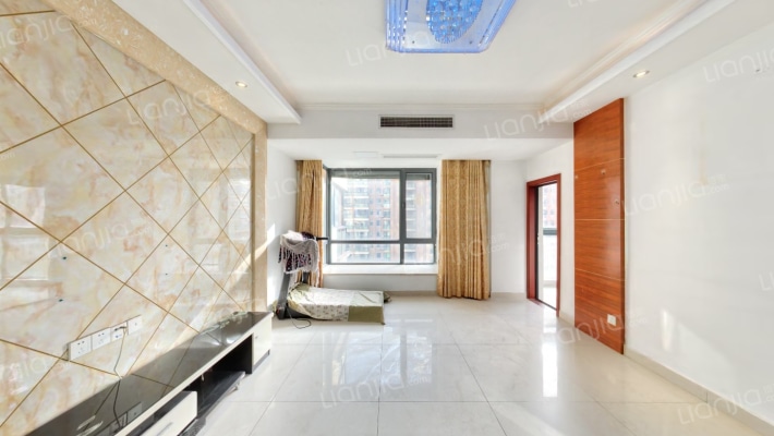 冠城大通蓝湾二手房实景图