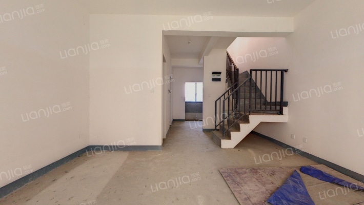 阅山墅二手房实景图