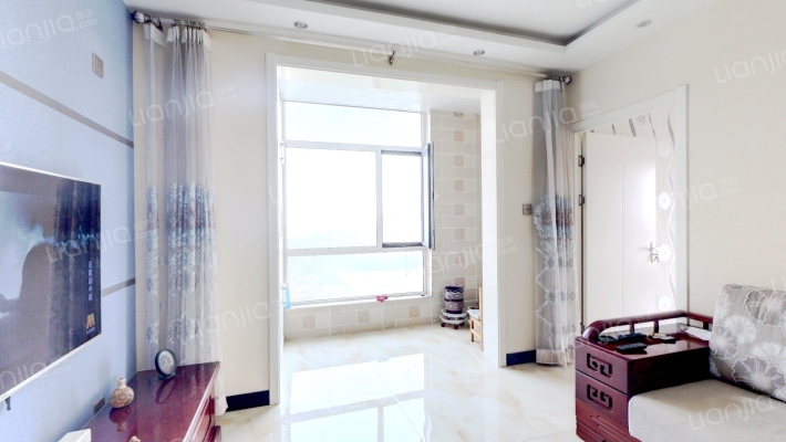 南北通透 房本满二 好楼层 简单装修-客厅