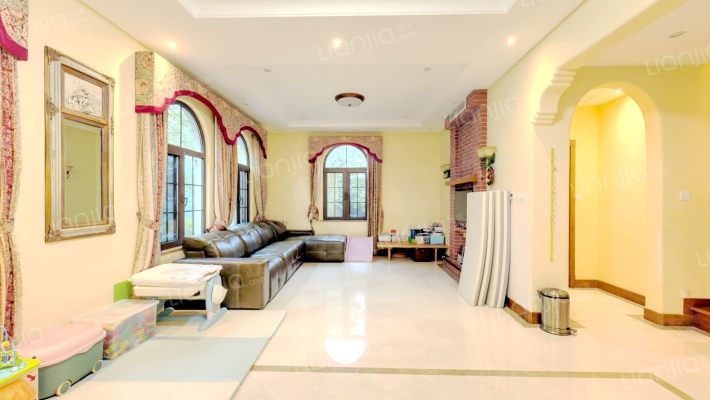 龙湖滟澜山二手房实景图