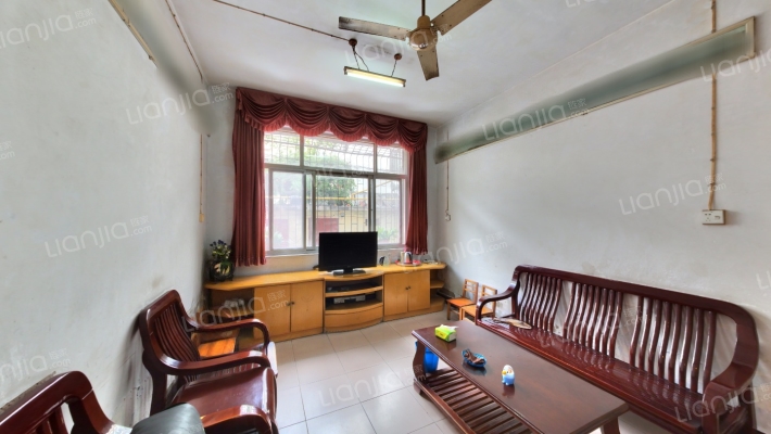 驻马店市商务局第三家属院二手房实景图