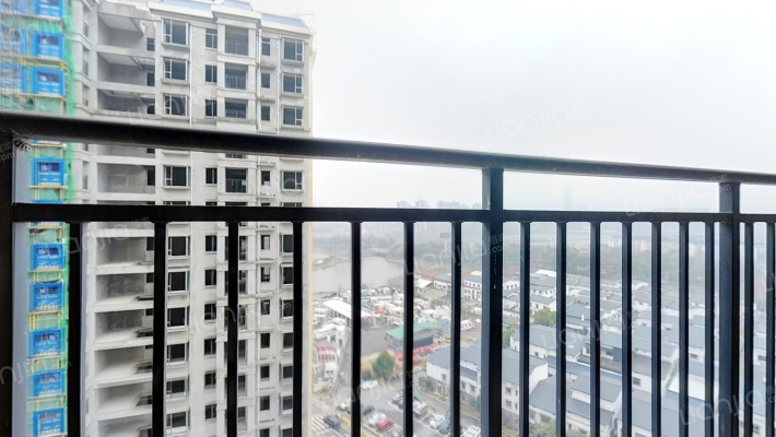 东风湖景苑二手房实景图