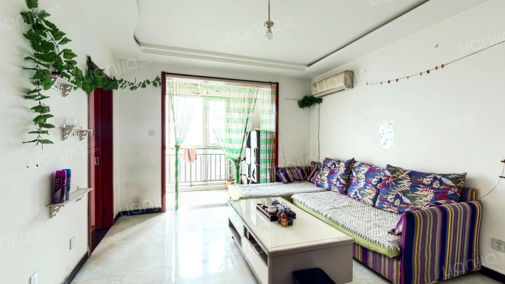 成熟社区，园林式园区。自带小型公园。-客厅