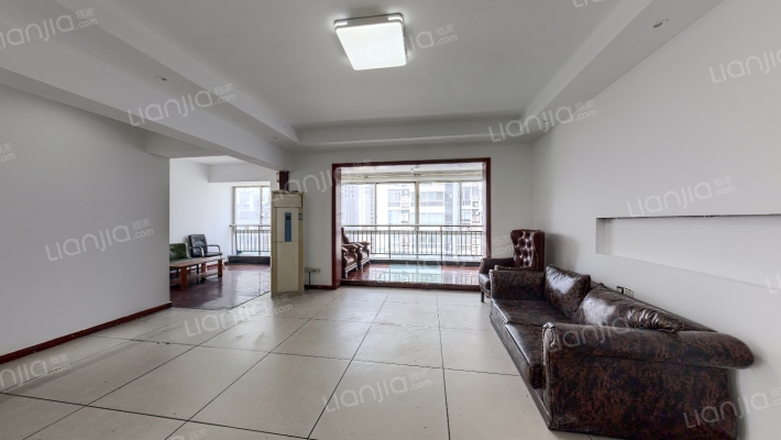 斌鑫世纪城二手房实景图