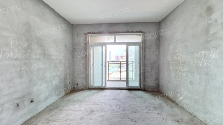 荧鸿艾坪山1号二手房实景图