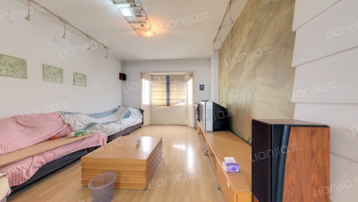 金鹰小区二手房实景图