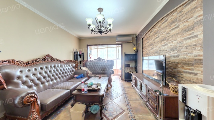 翡翠城二手房实景图