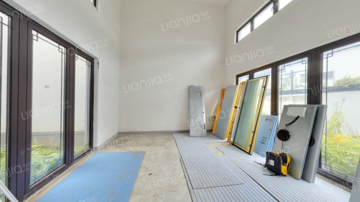 世茂龙湾五期二手房实景图