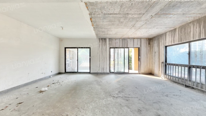 绿地香奈二手房实景图