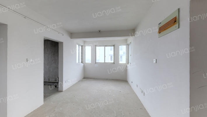 梅里花苑二期二手房实景图